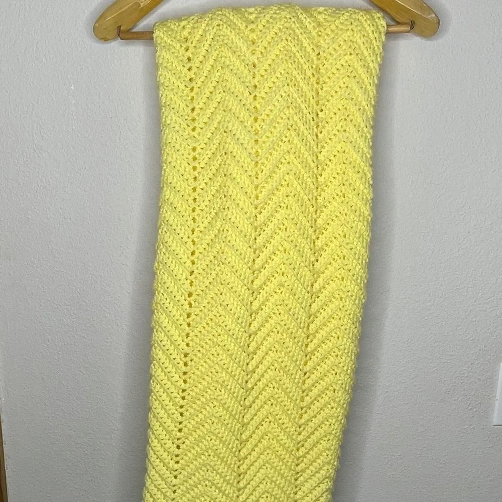 Vintage Hand Crocheted Quilt Yellow‎